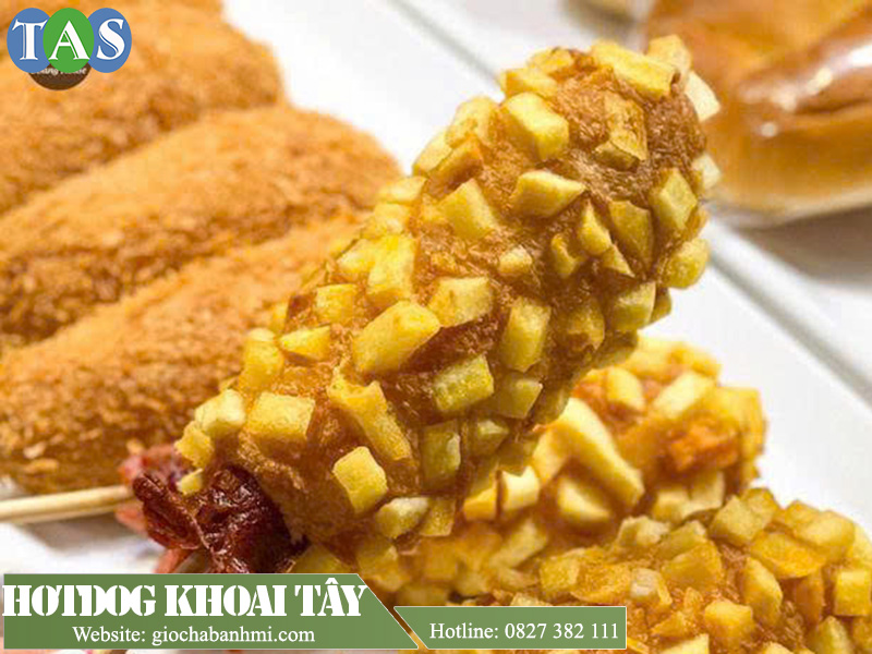 Hotdog khoai tây (lăn khoai tây thay vì vụn bánh mì)