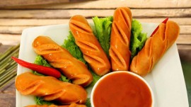 Cung cấp sỉ xúc xích xông khói cho cửa hàng bánh mì, bánh ngọt, bánh bông lan.